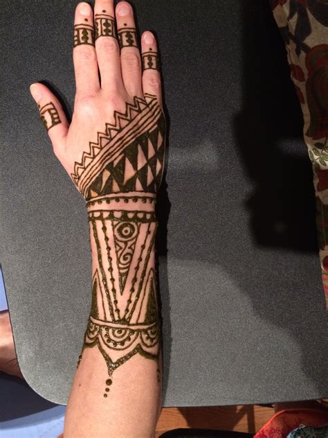 Hire New Orleans Henna and Body Art Henna Tattoo Artist