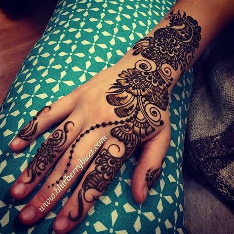 Hire Inky Orchid Henna Henna Tattoo Artist in Victoria