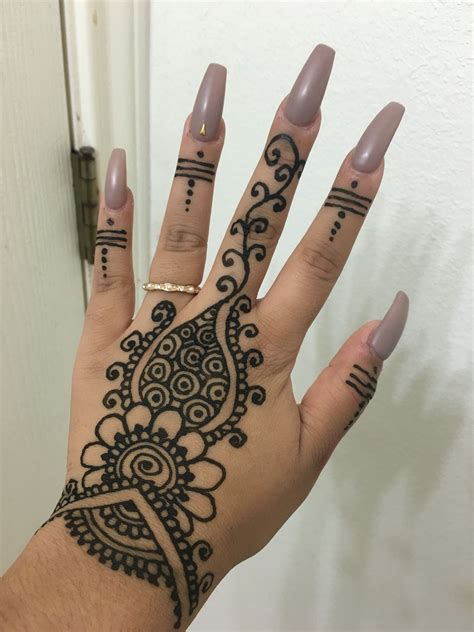 Alba nails Hand tattoos, Hand henna, Tattoos