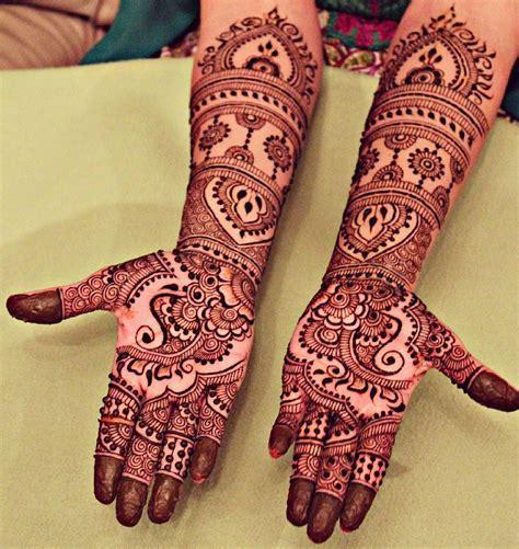 Contemporary bridal henna design. Indian mehndi Henna