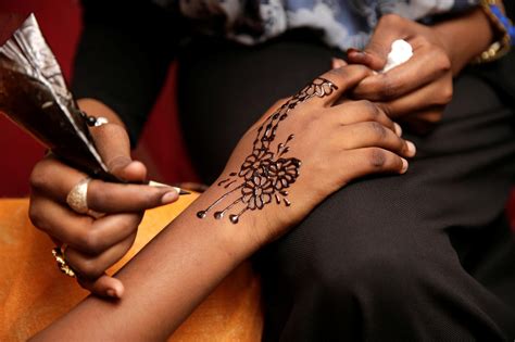 Call/ whatsapp0528110862,,Al Ain, UAE Henna hand tattoo