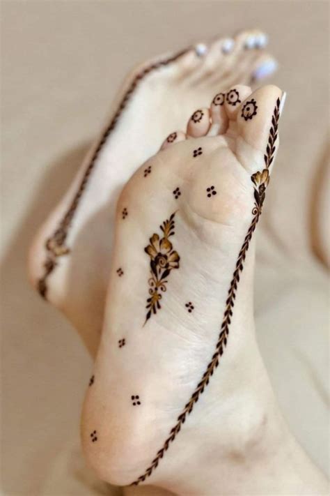 Henna Under Feet