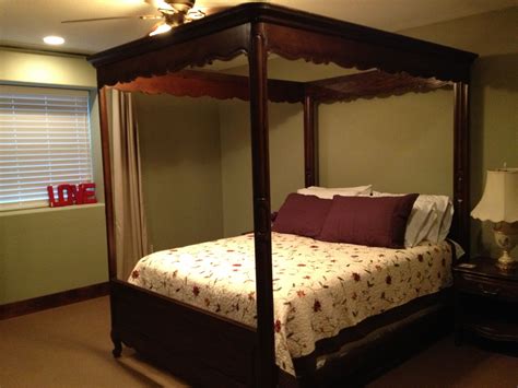 henredon king size canopy bed