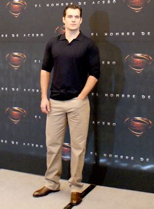 henry cavill height weight shoe size