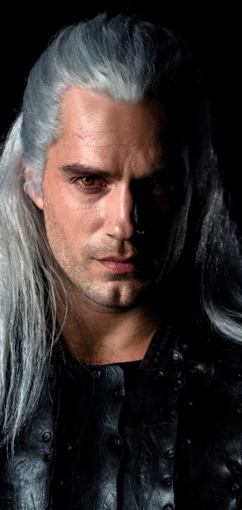 henry cavill in the witcher netflix series