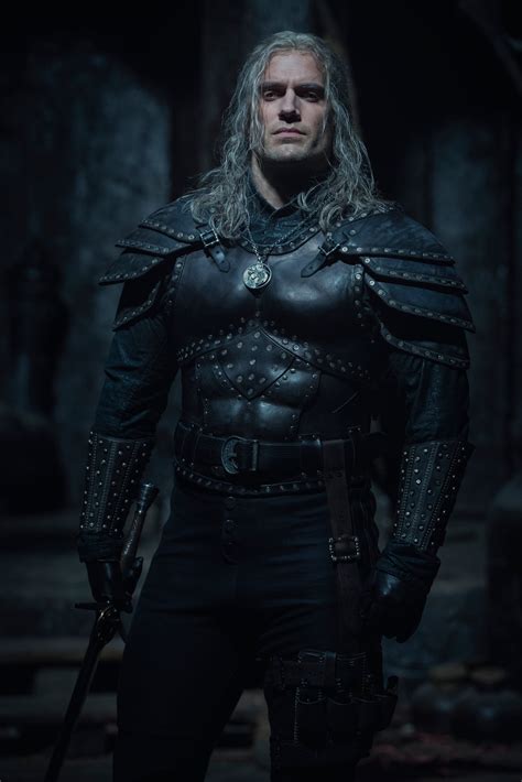 henry cavill out of the witcher