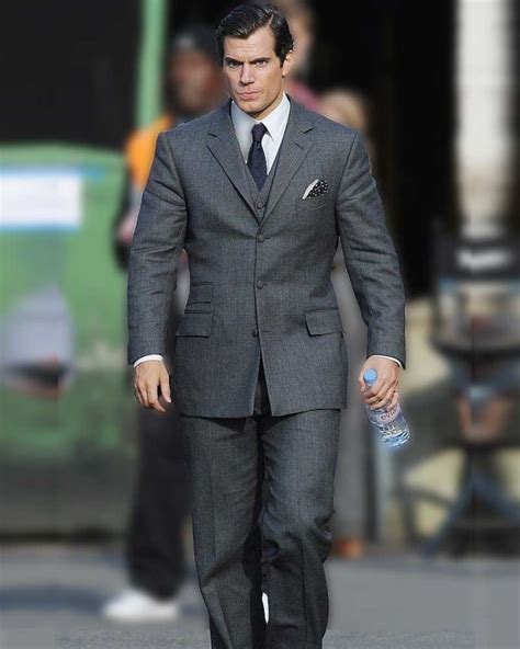 henry cavill the man from uncle suit
