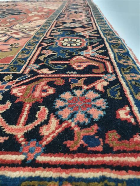 Heriz Teppich aus 1900, 325 cm x 242 cm DonJosé Old Antiques and