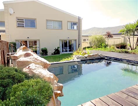 hermanus holiday accommodation self catering