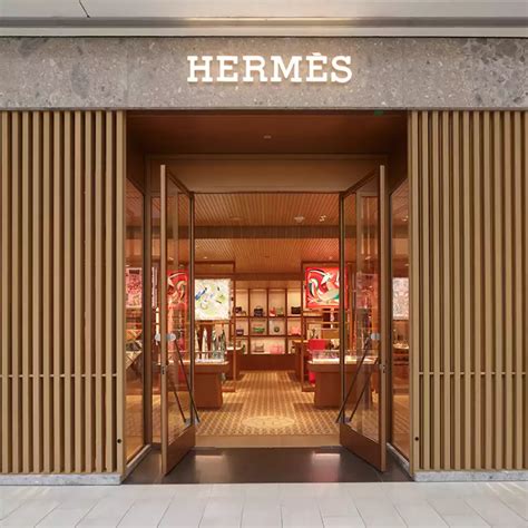hermes store hours