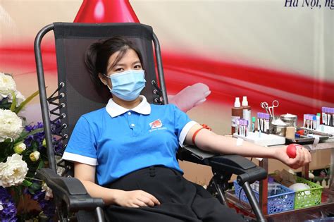 hiến máu nhân đạo