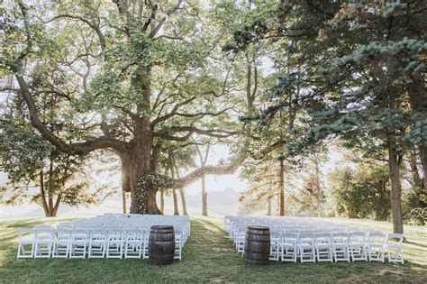21+ Hidden Vineyard Barn Wedding
