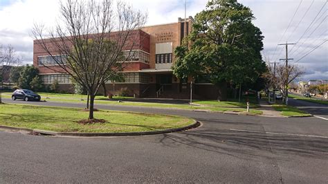 high schools near essendon