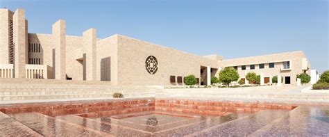 higher education institutions in qatar