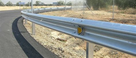 highway crash barrier types