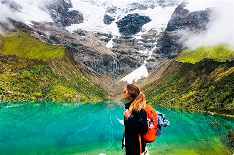 hiking to Humantay Lagoon