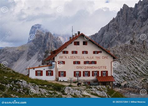 hiking trip accomodation