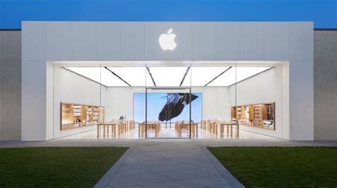 Apple Store moving to Hilldale Shopping Center from West Towne Mall