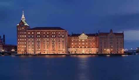 Hotel Hilton Molino Stucky Venice Italy Booking Com