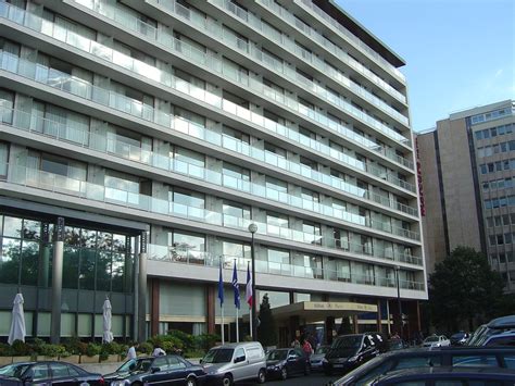 hilton hotels paris france near eiffel tower