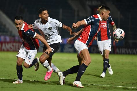 historial: cerro porteño vs universal