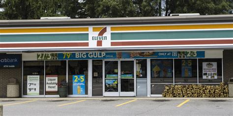 history of 7 11 stores