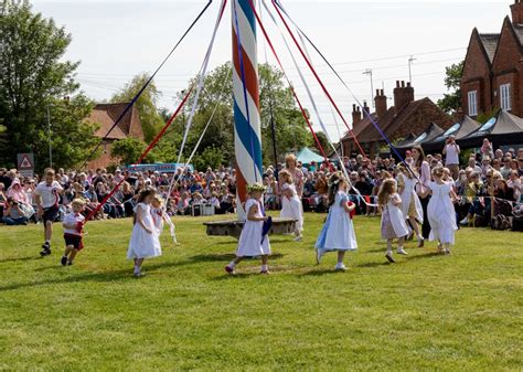 history of the maypole celebration