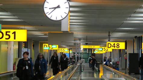 hoelang van te voren op schiphol zijn