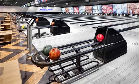 holiday bowl bowling alley