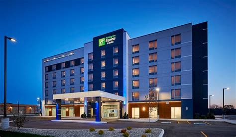 holiday inn express and suites windsor east
