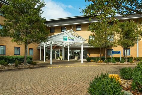 holiday inn express milton keynes mk15 0ya