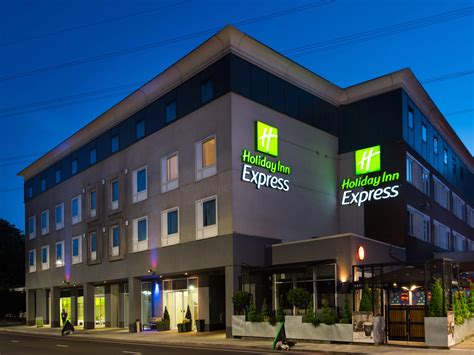 Holiday Inn Express Minimum Age