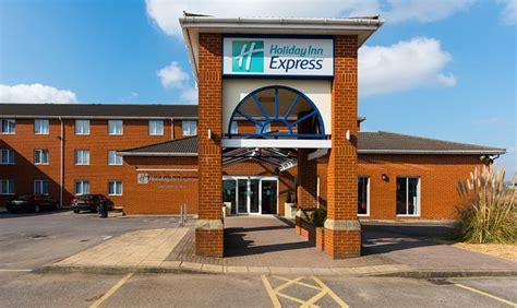 holiday inn express southampton west contact