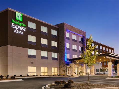 holiday inn express suites
