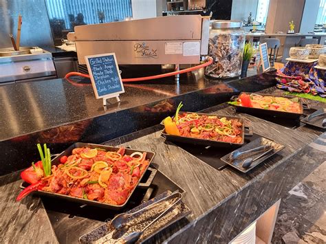 holiday inn johor bahru buffet