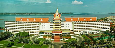 holiday inn phnom penh