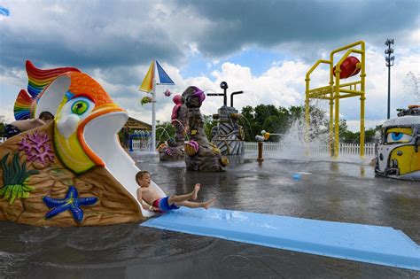 holiday parks with splash pads