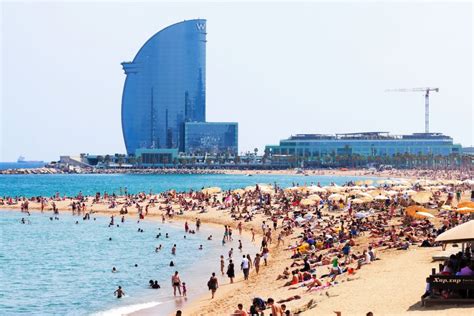 holidays in barcelona 2023