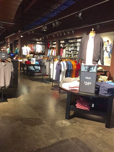 hollister near me outlet