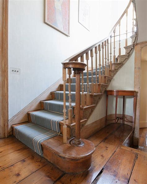Steile Holztreppe mit 11 Stufen à 25cm Kaufen auf Ricardo