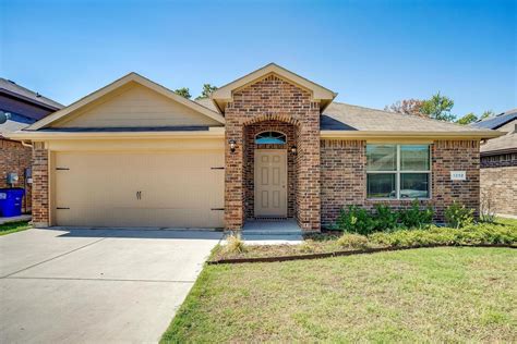 Single Story Home For Sale in Azle, TX