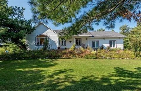 Home For Sale In Kinburn