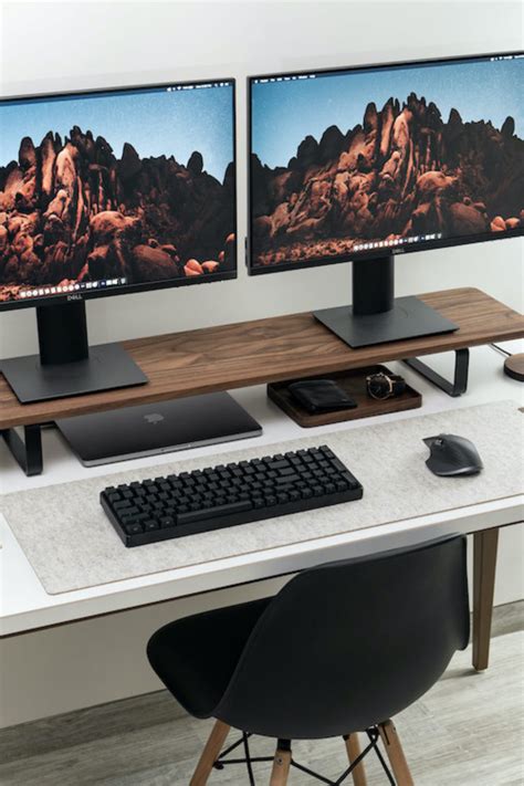 Home Office With 2 Monitors