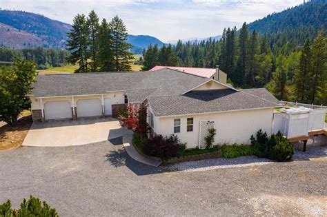 homes for sale in colville wa