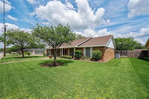 Giddings, TX 78942 Homes For Sale