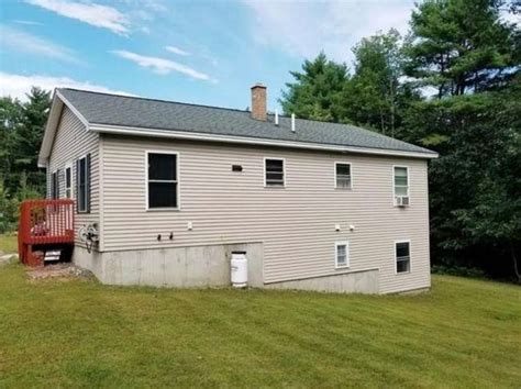 homes for sale in leeds maine