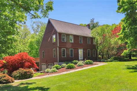 Homes Middlefield Ct