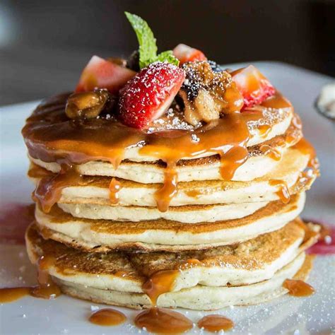 honey vs syrup on pancakes