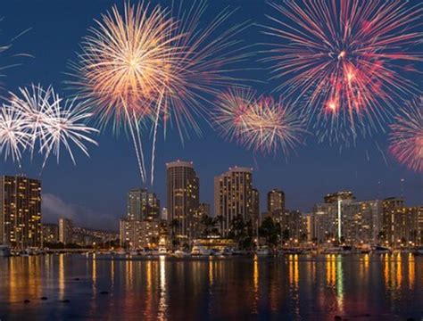 New Year’s Eve in Honolulu holoholo