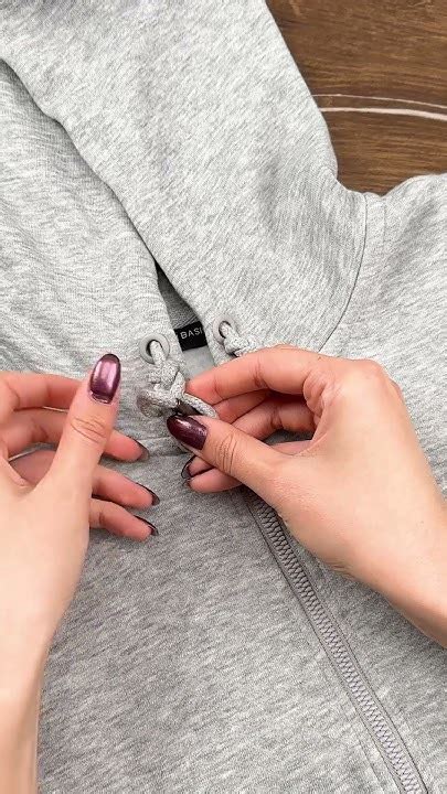 Hoodie Strings Lyrics